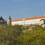 Otel U Varhanare