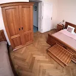 U Varhanare Otel