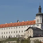 Otel U Varhanare