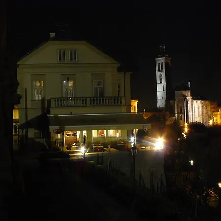 Hotel U Varhanare
